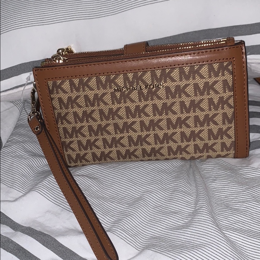 Micheal kors wallet